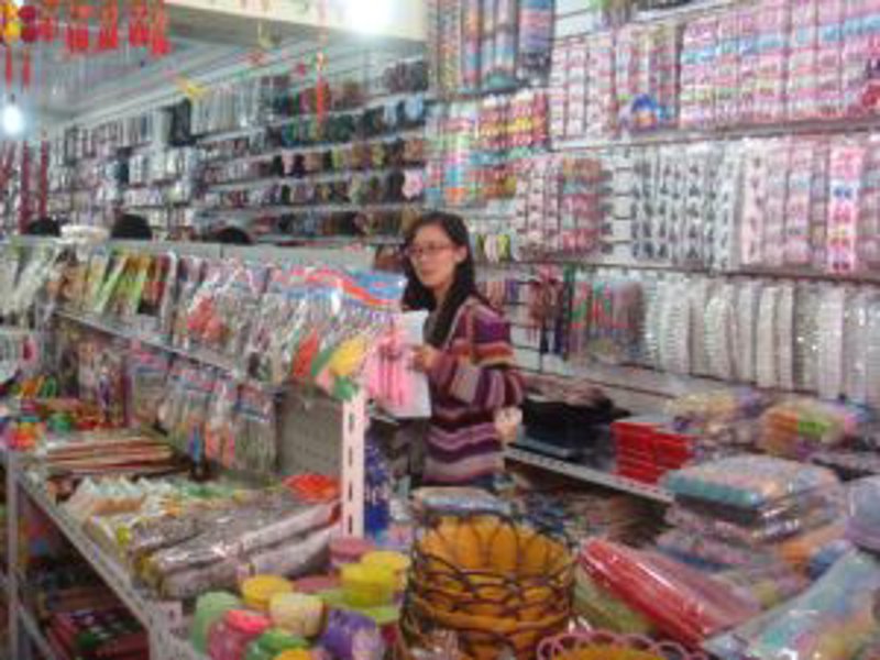 在当前市场上,众多小家电品牌和商家纷纷通过线上平台进行产品销售。本文将从行业分析角度出发,为您详细介绍一些知名的小家电批发网站及其特点。