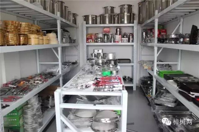 如何在众多厨房用品品牌中挑选出最适合你的那一款？本文将通过比较分析，带您了解当前市场上最受欢迎的厨房用品品牌排行榜。